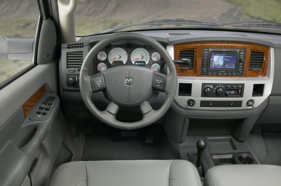  Dodge Ram 2006 года  (фото 16 из 16)
